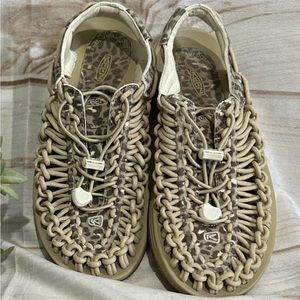Women’s keen uneek cheetah print/beige rare color